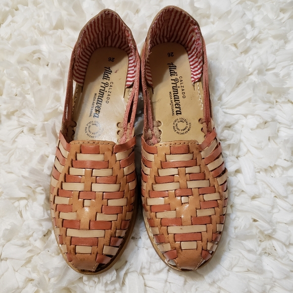 Mexican Artisanal Huaraches - Picture 2 of 5